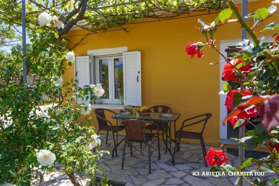 Adonino Residence-The House Of Pomegranates Lakíthra Екстериор снимка