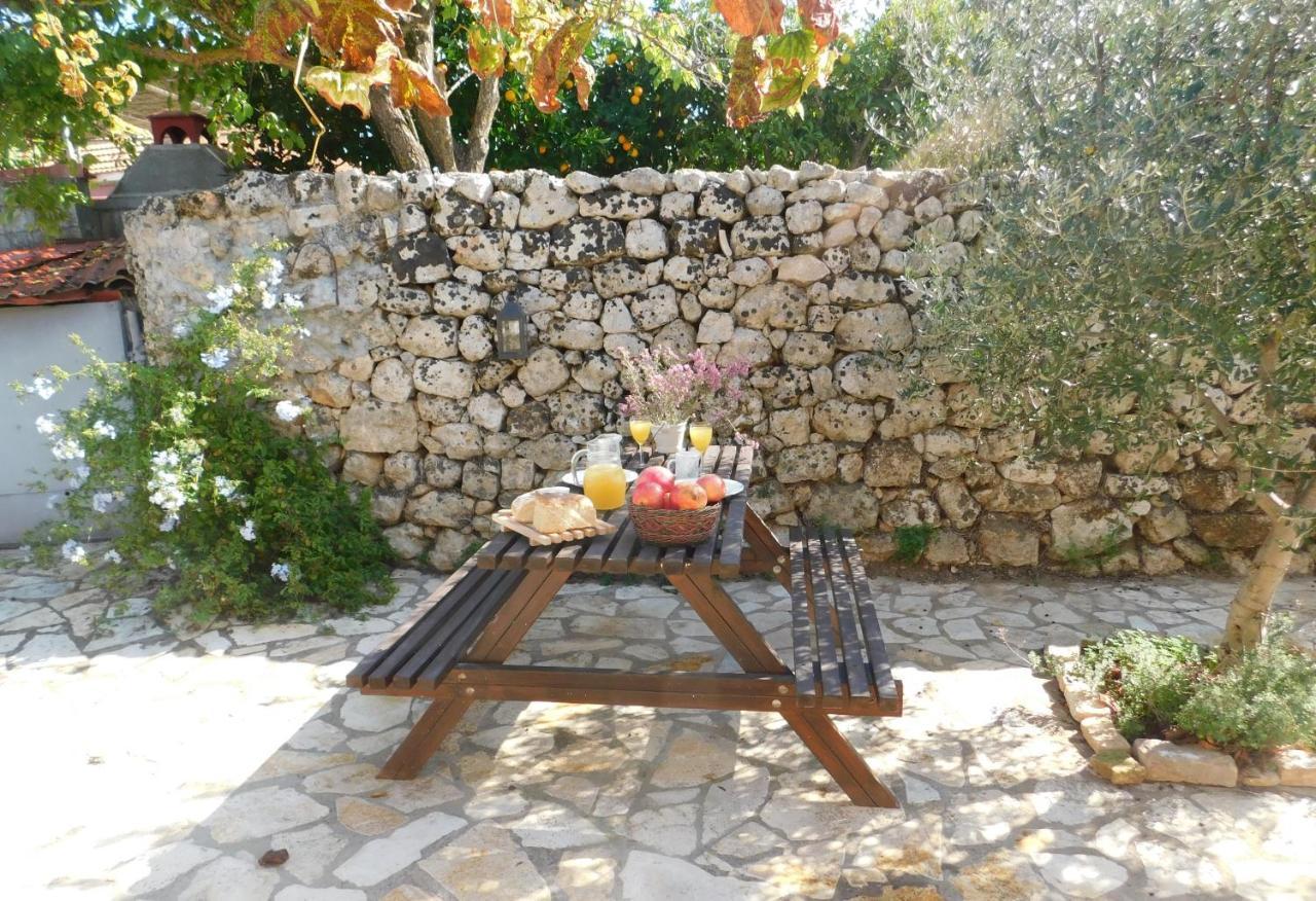 Adonino Residence-The House Of Pomegranates Lakíthra Екстериор снимка